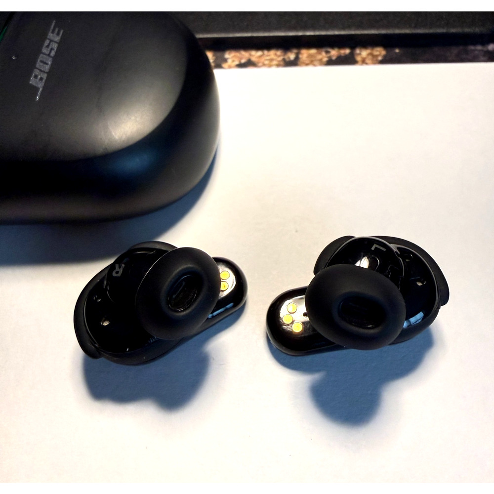 Bose QuietComfort Ultra Wireless Bluetooth Earbuds Black with All Components - Picture 7 of 11